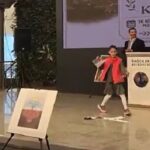 یادبودشهدای دانش‌آموز میناب/کودکان ترکیه‌ای تصاویر ترامپ را پاره کردند