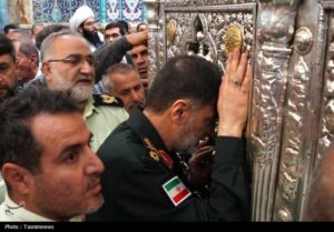 تشرف سردار رادان به زیارت حرم حضرت معصومه(س)+ عکس