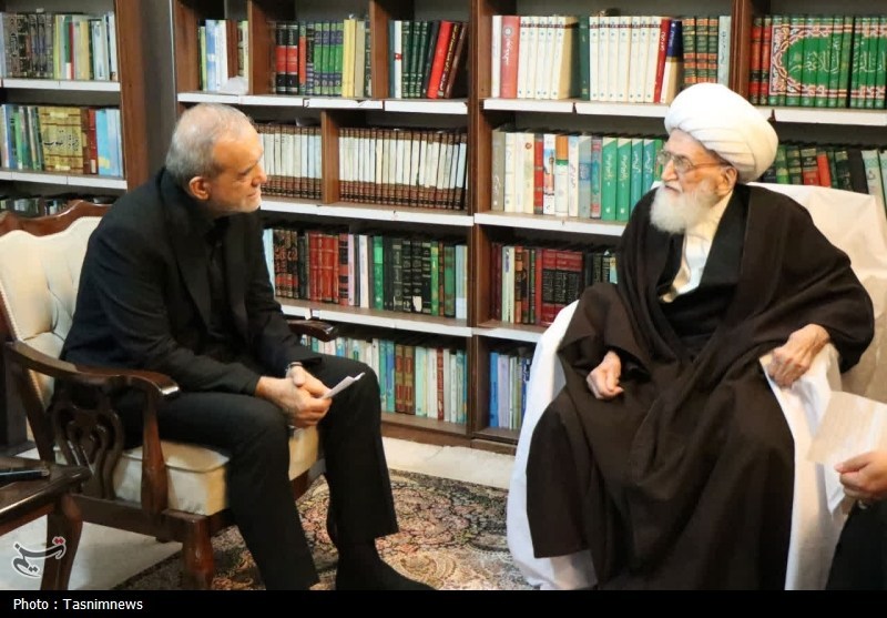 آیت‌الله نوری همدانی: رابطه مسئولان با رهبری رابطه امام و رهرو باشد