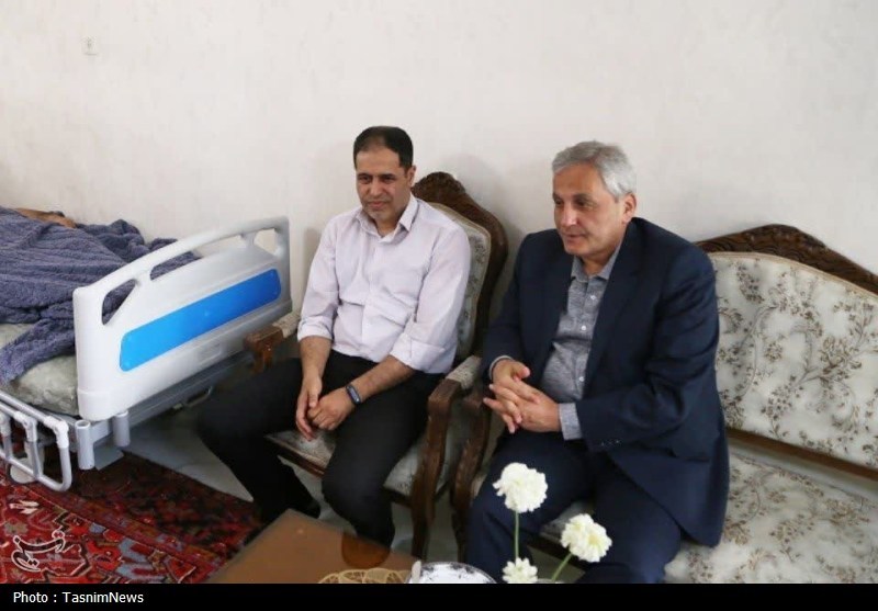 جانباز قطع نخاع: با ویلچر پای لانچر میروم/ قهرمان واقعی مردم هستند جنگ , اخبار استان آذربایجان شرقی , آذربایجان شرقی , سپاه پاسداران انقلاب اسلامی , اخبار تبریز ,