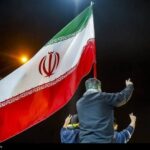 روایت مردی که 92 شب پرچم را زمین نگذاشت
