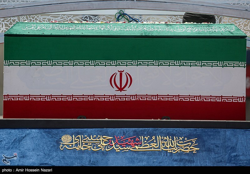 ببینید| بالگرد حامل پیکر امام شهید به قم رسید