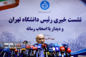 آغاز سال تحصیلی جدید از ۴مهر/ اخراج ۲دانشجو به دلیل توهین به پرچم