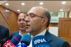خلاء محدودیت تردد خودروها در مناطق آزاد باید برطرف شود