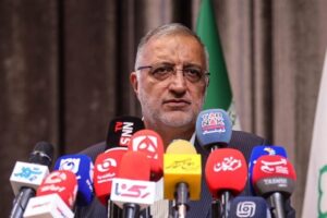زاکانی: داغ شهدای دانش‌آموز شجره طیبه از حافظه ملت ایران پاک نمی‌شود