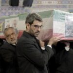 طنین عطر شهادت در حریم رضوی؛ وداع زائران با پیکر شهید ظریفی