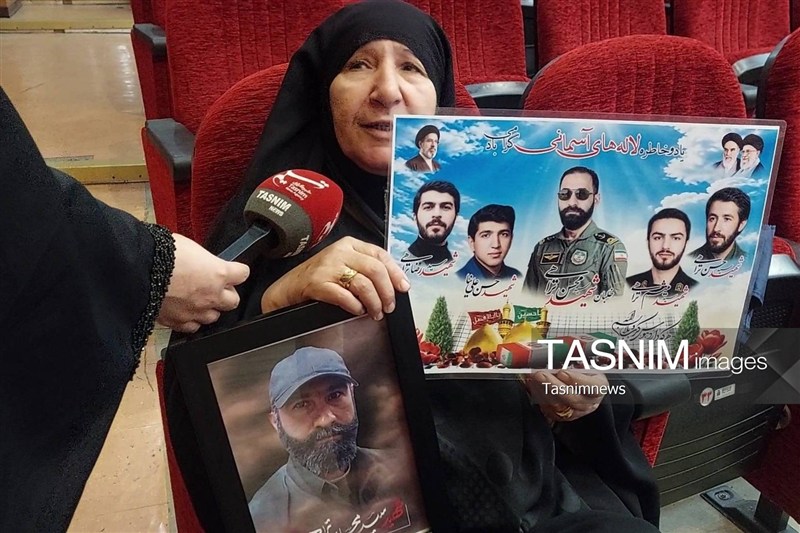 مادری با پنج ستاره بر سینه؛ زنی که از شلمچه تا سیریک داغدار لالهها شد مادری با پنج ستاره بر سینه؛ زنی که از شلمچه تا سیریک داغدار لالهها شد